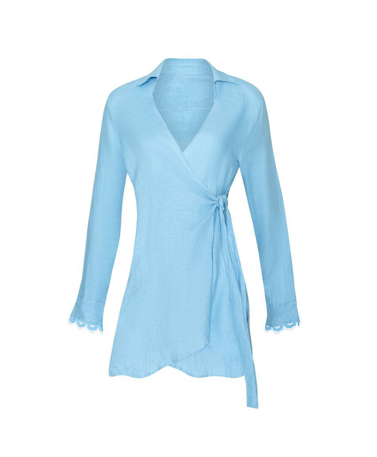 Lichtblauwe linnen strandblouse met kanten manchetten, vooraanzicht