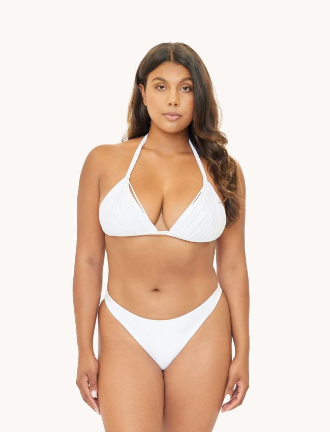 witte bikinis grote cup