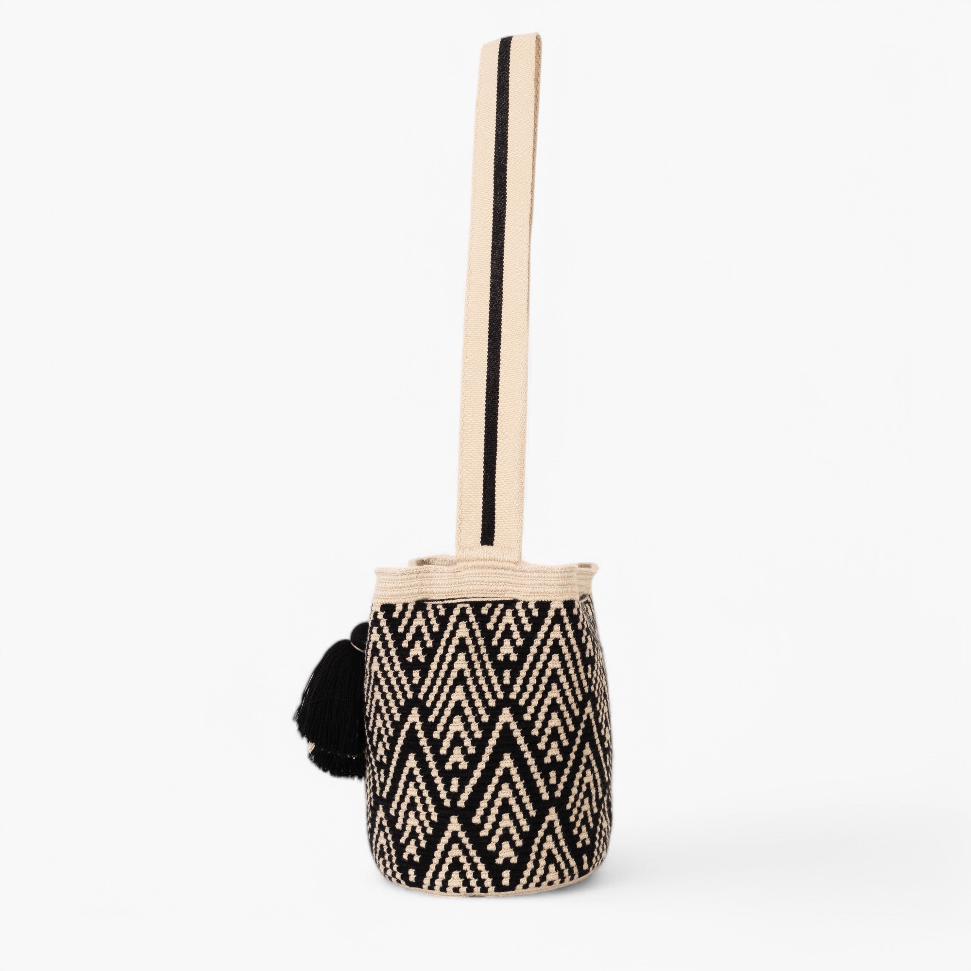 Geometric crossbody bag L | Black