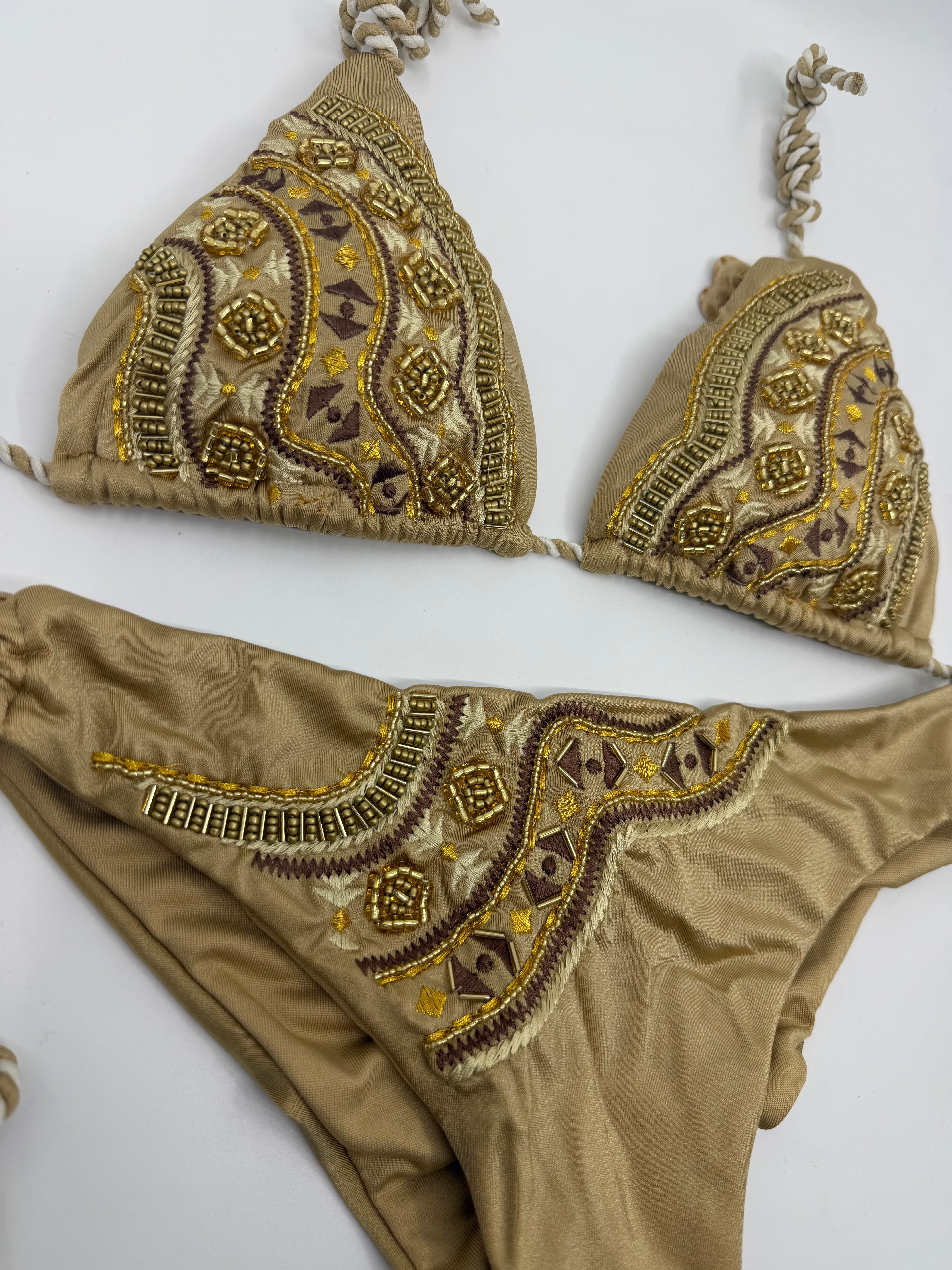 Gouden bikini set van Saman Swimwear, topje en broekje - foto 2