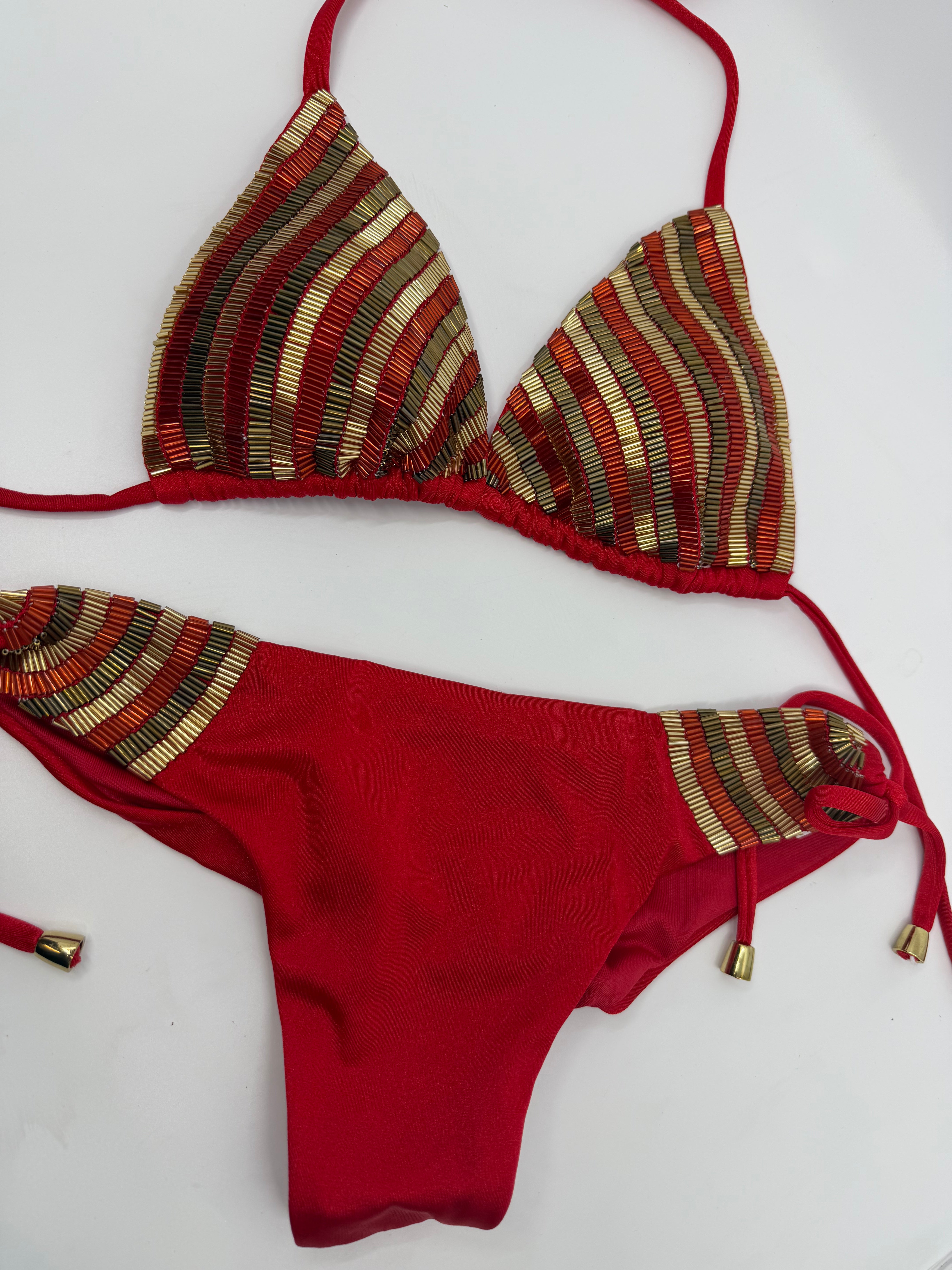 Rode Bikini Boho Luxe met Kralenwerk - Handgemaakt Designer Bikini | Red Beaded Swimwear