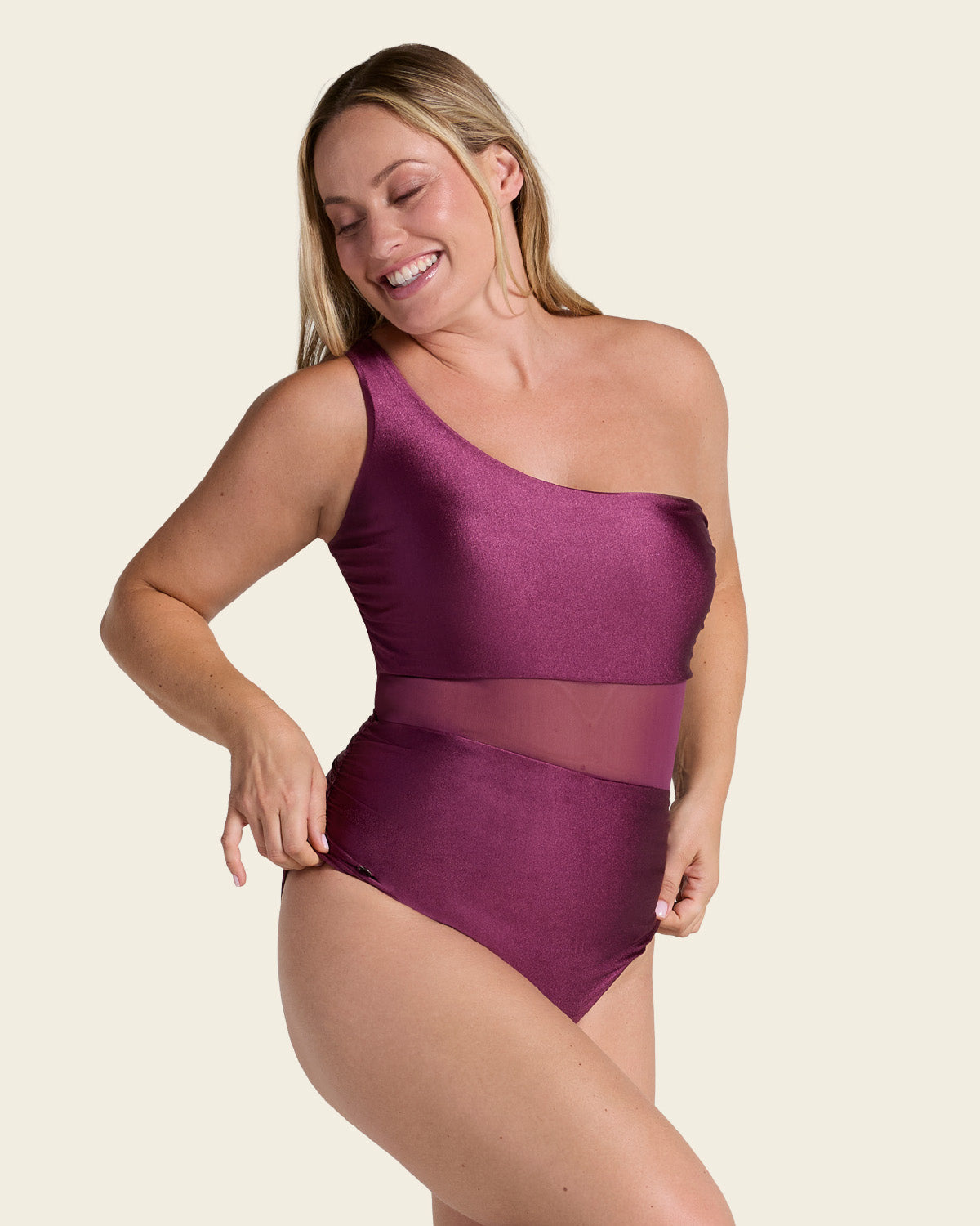 Maillot gainant une épaule Luna bordeaux de Leonisa - photo 1