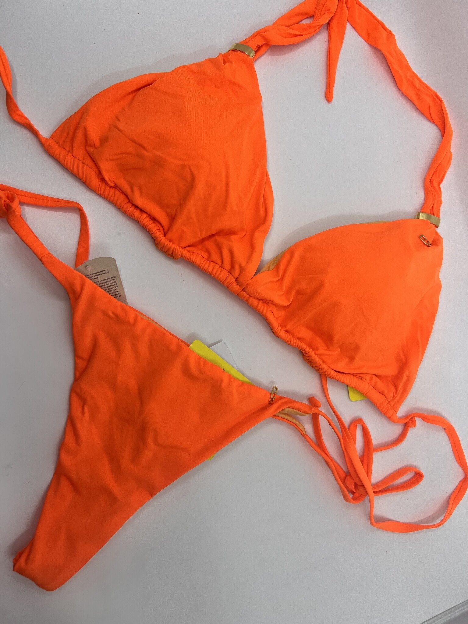 oranje-string-bikini-set-top-broekje-garotas.jpg